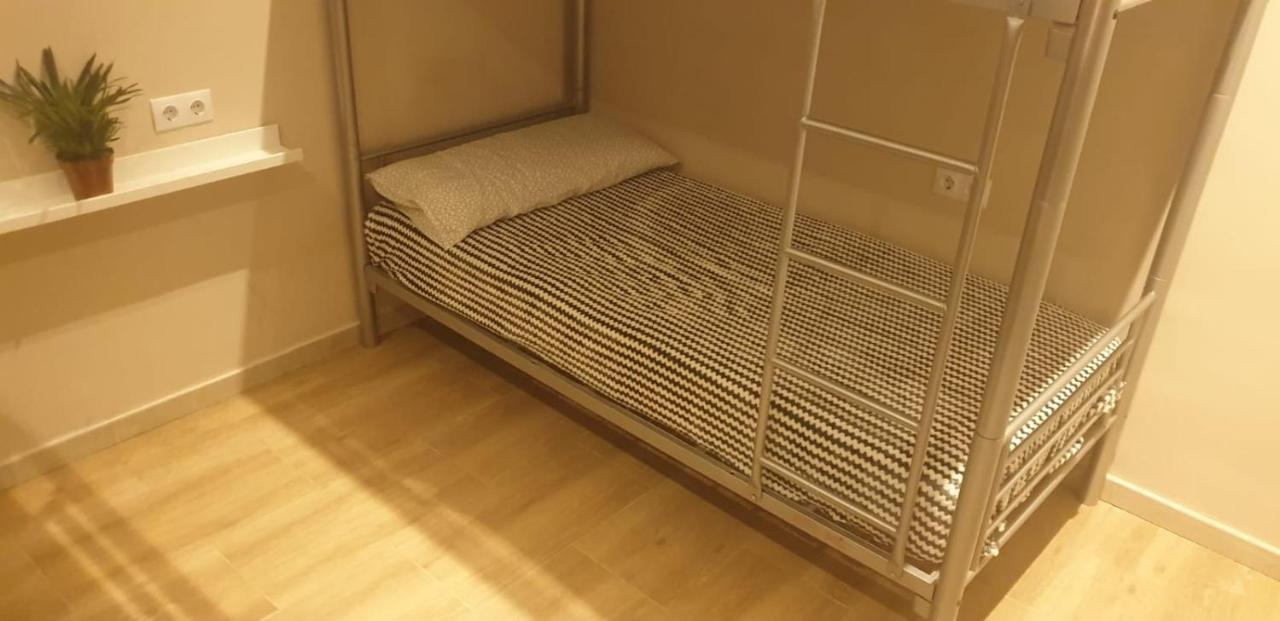 Traveller Host Hostel Madrid Buitenkant foto