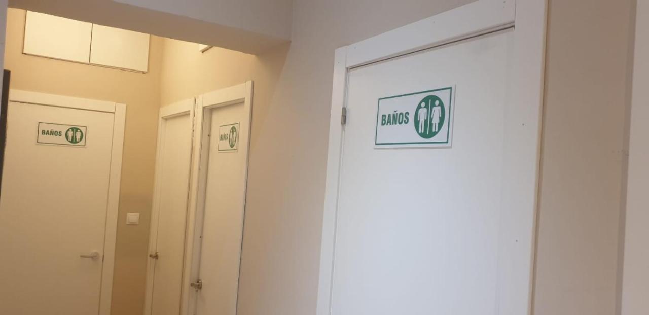 Traveller Host Hostel Madrid Buitenkant foto